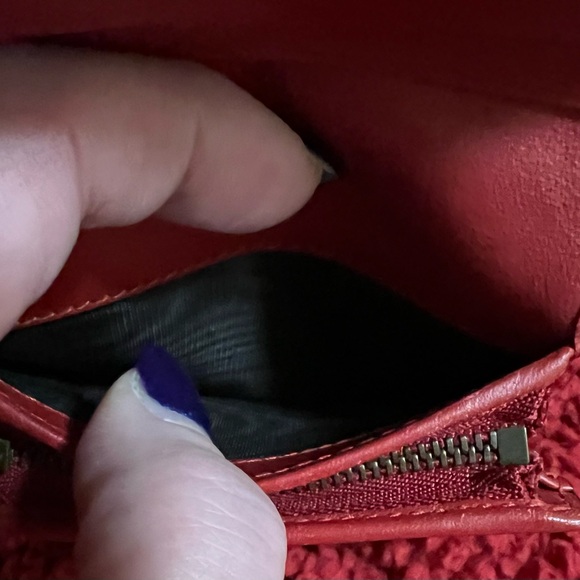 GUCCI AUTHENTIC GG SUPREME CHERRY COMPACT WALLET. EUC. - Picture 6 of 8